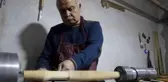 Odun ve kamışları eşsiz seslere sahip enstrümanlara dönüştürüyor