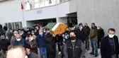 Aşı karşıtlığıyla bilinen doktorun cenazesi toprağa verildi