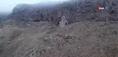 Define avcıları tarihi kiliseyi tahrip etti