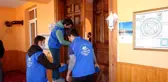 Gönüllü gençler her hafta bir cami veya okulu dip bucak temizliyor