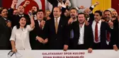 Galatasaray'da yöneticiler bir bir istifa ediyor! Köksal Ünlü de bıraktı