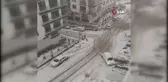 Başkent'te kar yağışı sürücülere zor anlar yaşattı