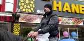 Küresel ısınmaya dikkat çekmek için atla sipariş dağıttı