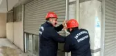 AVCILAR'DA KİRALADIKLARI DÜKKANDA 12 SAAT MAHSUR KALDILAR