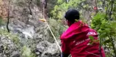 Doğa sever tır sürücüsünden geriye ayı beslerken çektiği görüntüler kaldı