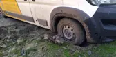 Navigasyon yanlış yönlendirdi, çamura saplandı