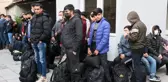 Polisten kaçan minibüste 36 düzensiz göçmen yakalandı