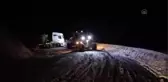 Kar yağışı ve buzlanma trafikte aksamalara neden oluyor (2)