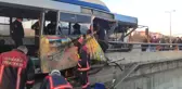 Ankara'da EGO otobüsü bariyerlere çarptı, yaralılar var