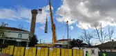 Arnavutköy'de lodostan etkilenen caminin minaresi kontrollü şekilde yıkıldı