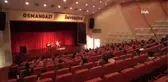 Aşıklar saz çalıp türkülerle atıştı
