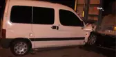 Hafif ticari araç, tıra arkadan çarptı: 1 yaralı
