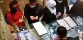 Kuyumcuda hırsızlık anı kamerada