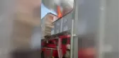 Tuzla'da binanın çatısında çıkan yangın söndürüldü