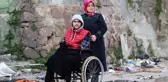 Engelli oğlu ile birlikte yeni evine kavuşmak için gün sayıyor