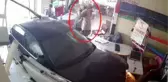 ALKOLLÜ SÜRÜCÜ POLİSTEN KAÇARKEN İŞ YERİNE DALDI