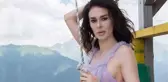Anne ve babasının ölümünü kaldıramayan Ayşe Hatun Önal, kendisini eve kapattı