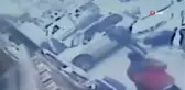 Fren yerine gaza basınca iki dükkana böyle girdi