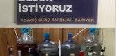 Sarıyer'de ev görünümlü sahte alkol imalathanesine baskın kamerada