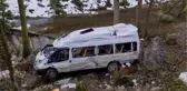 Minibüsün dere kenarına devrilmesi sonucu 7 kişi yaralandı