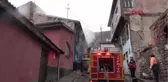2 KATLI EV YANGINDA KULLANILAMAZ HALE GELDİ