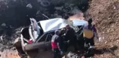 Devrilen otomobildeki aynı aileden 4 kişi yaralandı