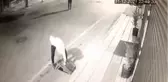 Mazgalları çalan 3 şüpheli kıskıvrak yakalandı... Hırsızlık anları kamerada