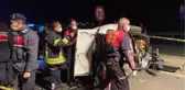 OTOMOBİL TIR'A ARKADAN ÇARPTI 2 ÖLÜ, 3 YARALI