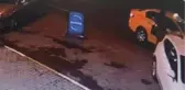 Son Dakika | BEYOĞLU'NDA TAKSİYE BİNMEYE ÇALIŞAN TURİSTİN ÖLÜMDEN DÖNDÜĞÜ ANLAR KAMERADA
