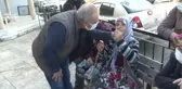 Yaşarken sırtında, öldüğünde omzunda taşıdı