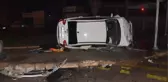 İzmir'de otomobil, personel servisine çarptı: 3 yaralı