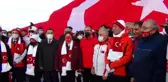 Kars'ta Sarıkamış şehitlerini temsilen yapılan kardan heykeller açıldı