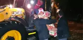 Selin ortasında kalan biri bebek dört kişi ekipler tarafından kurtarıldı