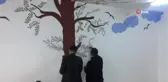 Üniversiteli öğrenciler, ilkokulun sınıfını güzelleştirdi