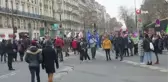 Fransa'da Eğitimciler ve Veliler Sokağa İndi