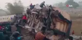 Hindistan'da yolcu treni raydan çıktı: 3 ölü