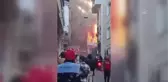 Fatih'te ahşap binada yangın