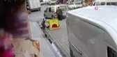 Son dakika haberleri | Geri geri gelen aracın altında kaldı...Feci kaza kamerada
