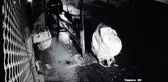 2 kişi kafalarına çuval geçirerek içi boş ekmek dolabını çaldı