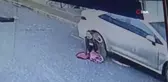 Otomobilin altında kalan 10 yaşındaki kız son anda kurtuldu