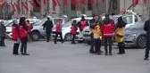 Vali 43 daire müdürüyle birlikte tek tek kapıları çalıyor