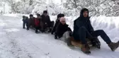 Gevaşlı gençlerin kızak keyfi