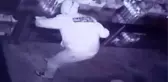 Okul kantinindeki hırsızlık güvenlik kamerasına yansıdı