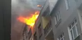 Son dakika... BAĞCILAR'DA ÇATIDAKİ YANGINDA PATLAMA OLDU O ANLAR KAMERADA