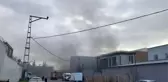 Pendik'te demir fabrikasında patlamanın ardından yangın çıktı