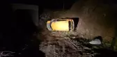 Taksi uçuruma yuvarlandı: 3 yaralı