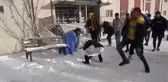 Afrikalı öğrenciler karla tanıştı