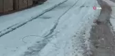 Hatay'da elektrik direkleri ve ağaçlar devrildi