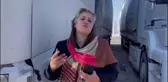 İRANLI KADIN TIR ŞOFÖRÜ, ERZURUM'DA 'KAR' MOLASI VERDİ