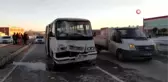 Tıra arkadan çarpan işçi servisindeki 4 kişi yaralandı